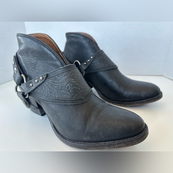 Matisse Danny Distressed Leather Western Removable Harness Cowgirl Bootie - Picture 3 of 10